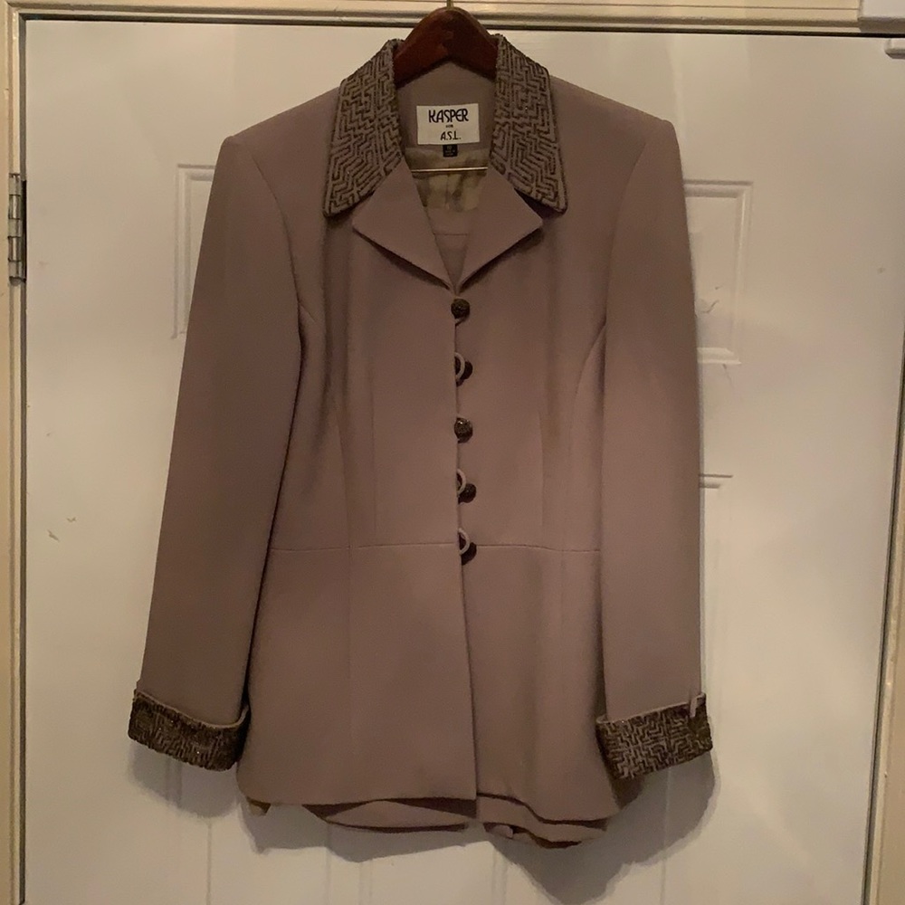 Kasper Skirt suit